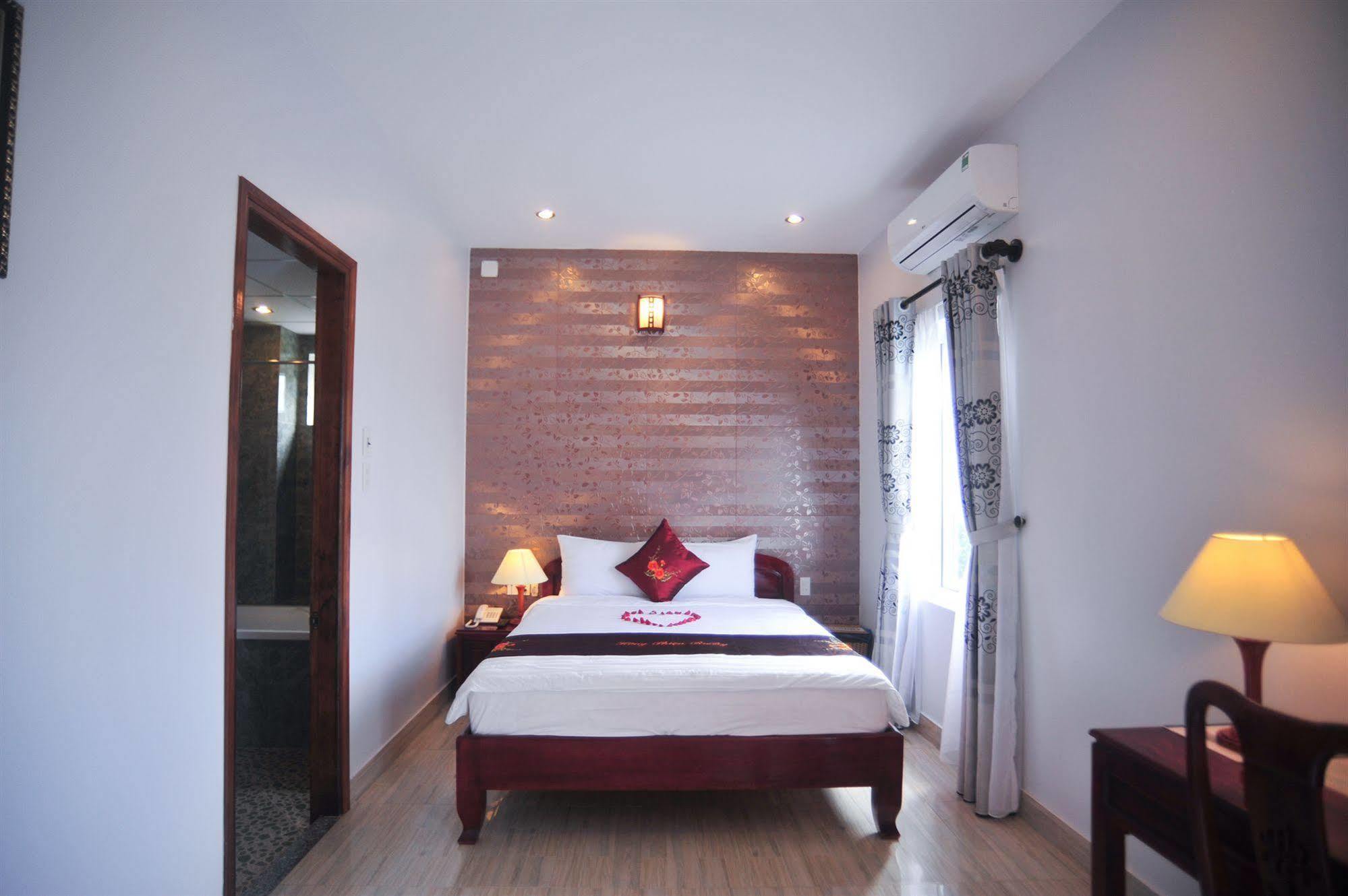 Hong Thien Ruby Hotel Хюэ Экстерьер фото